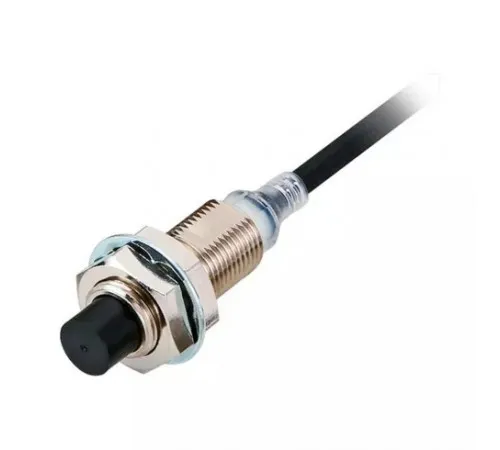 Датчик индуктивный Omron E2E-X10MD112 2M Датчик индуктивный Omron E2E-X10MD112 2M