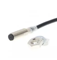 Датчик индуктивный Omron E2E-X4C18 2M